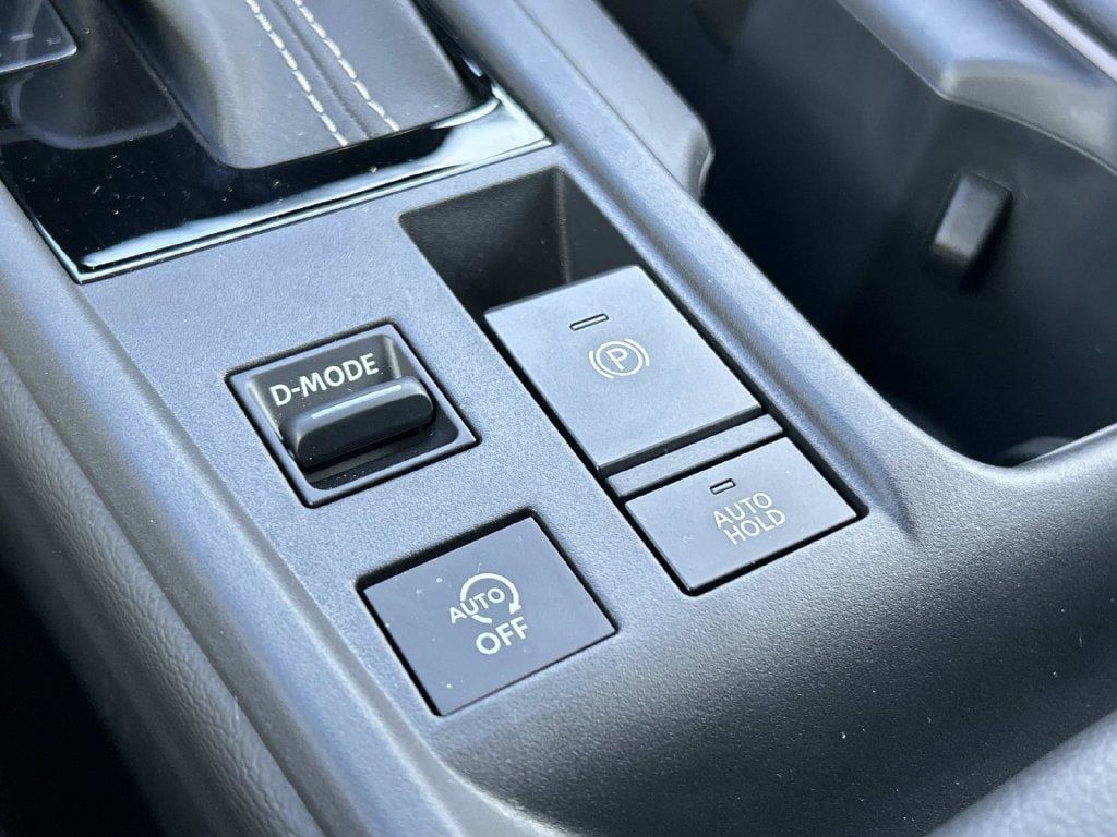 Certified 2026 Nissan Sentra SV w/ SV Convenience Package FWD image 25