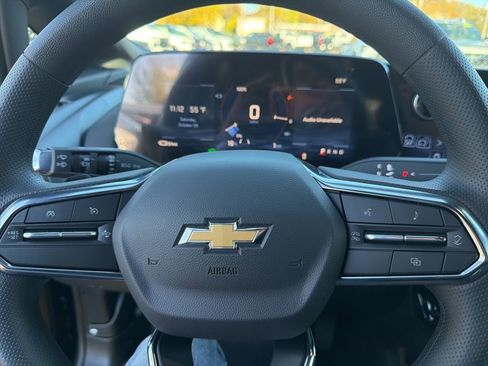 New 2026 Chevrolet Equinox EV LT image 15