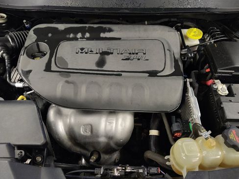 Used 2020 Jeep Cherokee Latitude Plus image 30