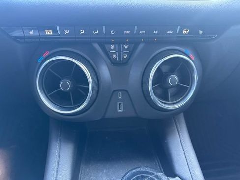 Used 2020 Chevrolet Blazer LT FWD image 29