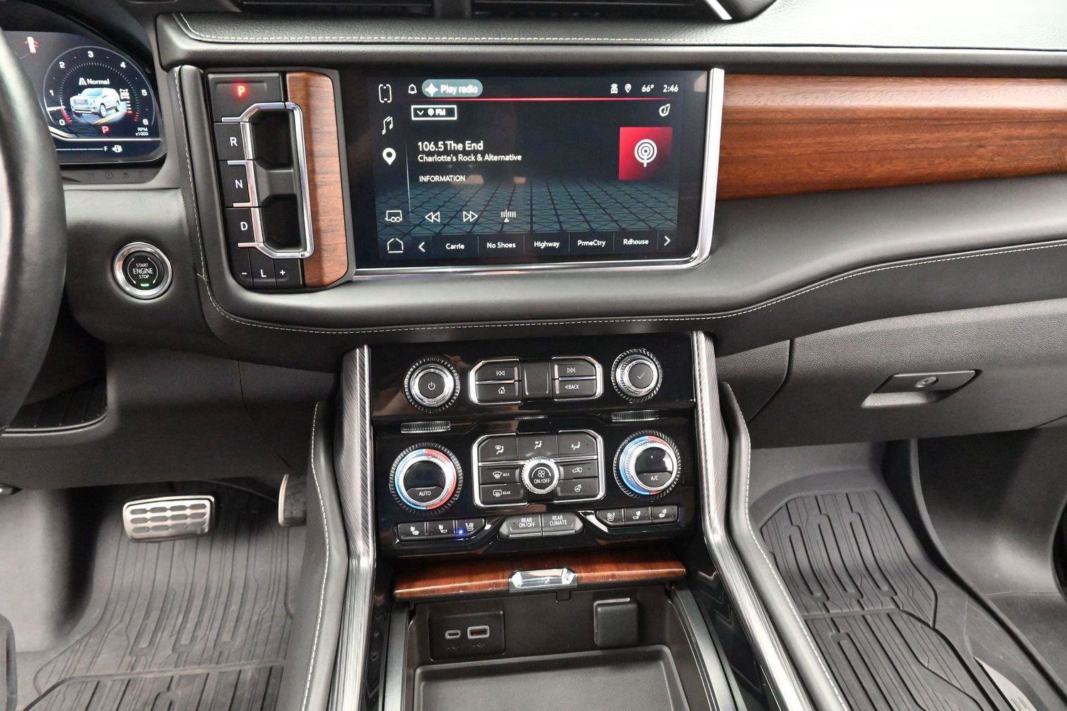 Used 2023 GMC Yukon Denali Ultimate AWD/4WD image 32