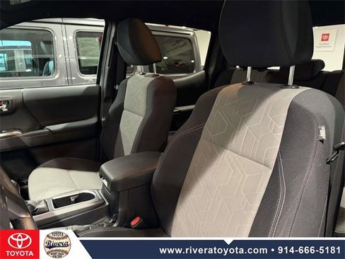 Used 2021 Toyota Tacoma TRD Sport w/ Technology Package image 11