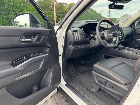 Certified 2023 Nissan Pathfinder SL AWD/4WD image 14