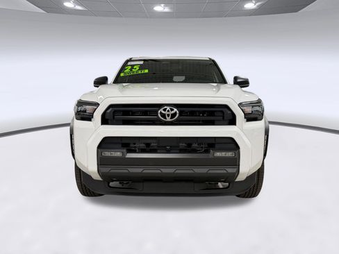 Used 2025 Toyota 4Runner SR5 AWD/4WD image 6