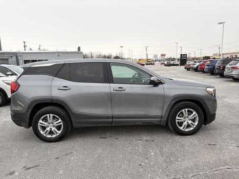 Used 2019 GMC Terrain SLE image 2