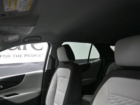 Used 2019 Chevrolet Equinox LS w/ LS Convenience Package FWD image 17