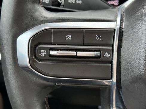 Used 2023 GMC Canyon Denali w/ Denali Black Edition image 19