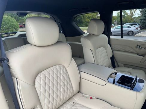 Used 2024 INFINITI QX80 Sensory image 30