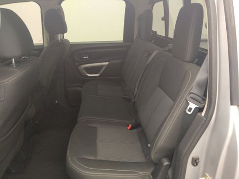 Used 2017 Nissan Titan SV image 18