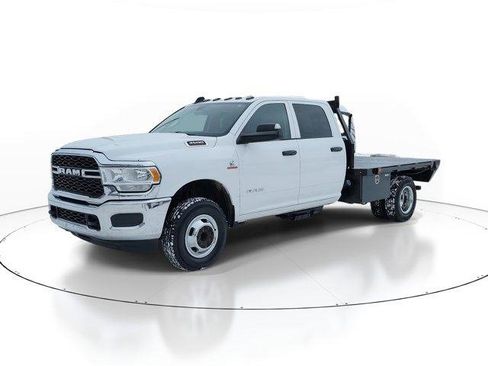 Used 2020 RAM 3500 Tradesman w/ Chrome Appearance Group image 2