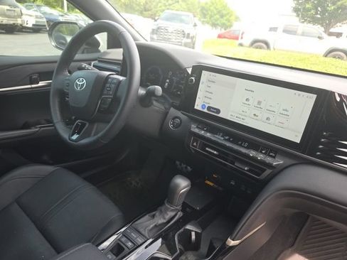 Used 2025 Toyota Camry XSE FWD image 16