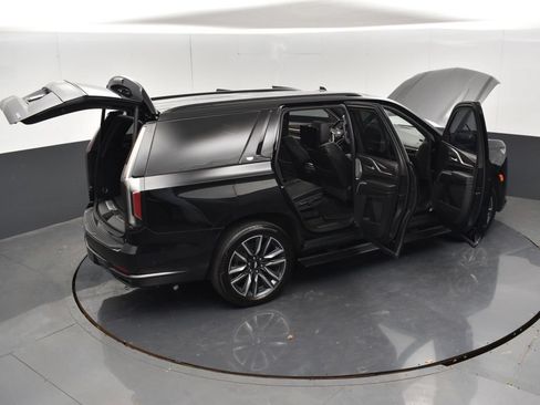 Used 2023 Cadillac Escalade Sport Platinum w/ Heavy-Duty Trailer Package AWD/4WD image 28