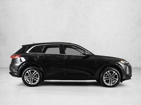 Certified 2025 Audi Q5 Premium w/ Convenience Package AWD/4WD image 4
