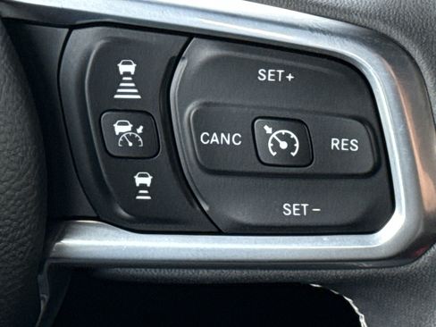 Used 2025 Jeep Wrangler Sahara w/ Safety Group image 19