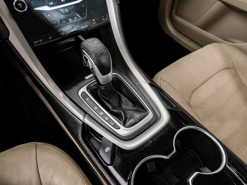 Used 2014 Ford Fusion SE FWD image 26