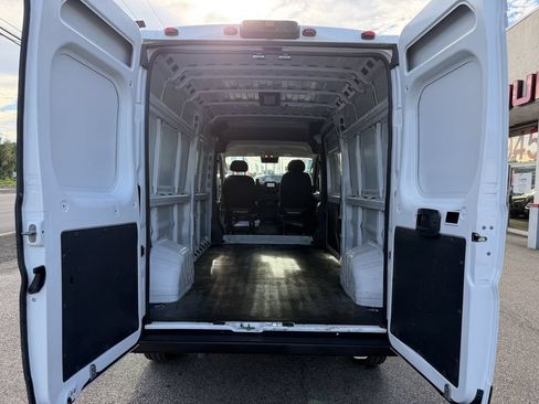 Used 2025 RAM ProMaster 2500 w/ Convenience Group FWD image 39