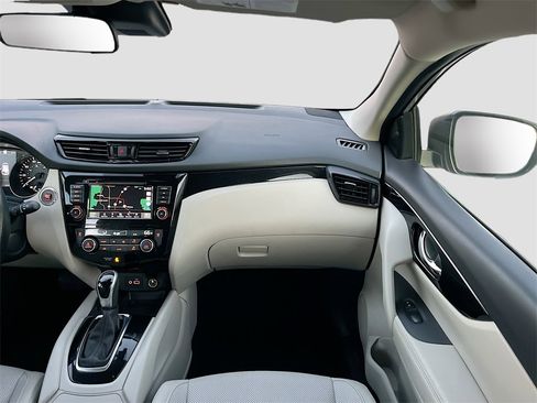 Used 2022 Nissan Rogue Sport SL image 23