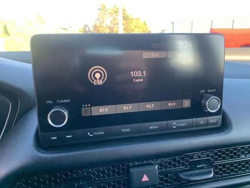 Used 2023 Honda HR-V LX image 15