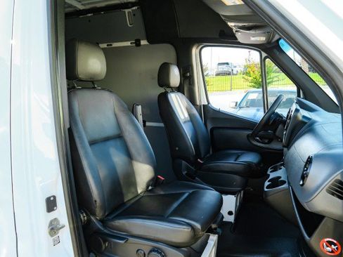 Used 2020 Mercedes-Benz Sprinter 2500 image 29