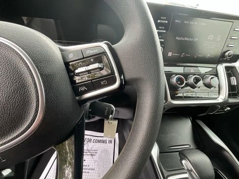 Used 2023 Kia Sorento LX image 15