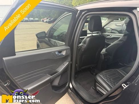 Used 2023 Ford Escape Platinum w/ Premium Technology Package AWD/4WD image 9