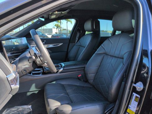 Certified 2024 BMW 760i xDrive 760i xDrive w/ Premium Package 2 image 16