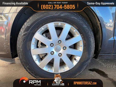 Used 2015 Chrysler Town & Country Touring image 31