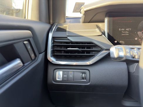 Used 2025 GMC Acadia Elevation image 19