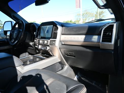 Used 2022 Ford F250 Platinum w/ Tremor Off-Road Package image 16