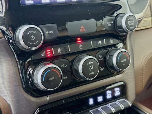 Used 2019 RAM 1500 Limited image 16