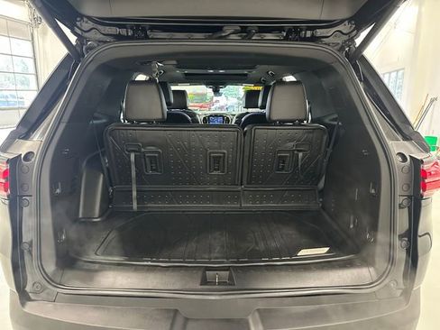 Used 2023 Chevrolet Traverse RS w/ LPO, Floor Liner Package image 37