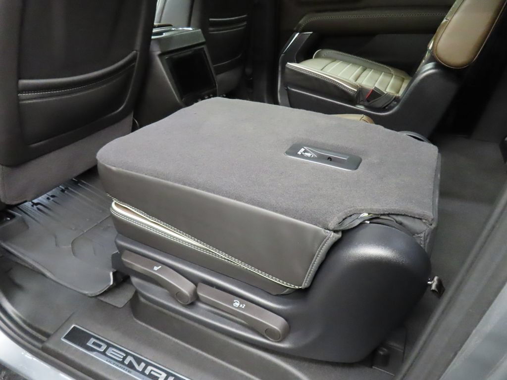 Used 2025 GMC Yukon XL Denali Ultimate AWD/4WD image 71