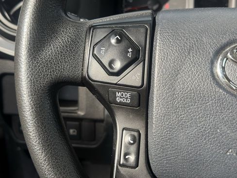 Used 2018 Toyota Tacoma SR w/ SR Convenience Package image 14