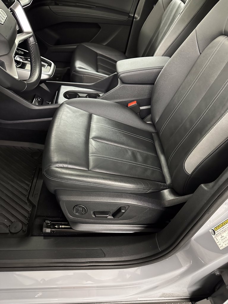 Used 2024 Audi Q4 e-tron Prestige AWD/4WD image 14