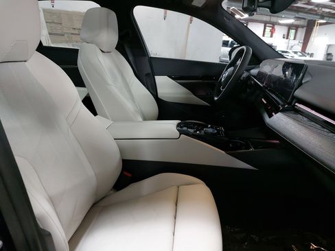 New 2026 BMW 530i w/ Premium Package image 10