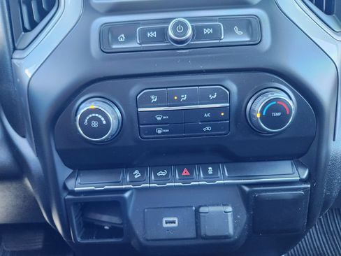 Used 2020 Chevrolet Silverado 1500 Custom Trail Boss w/ Custom Convenience Package AWD/4WD image 19