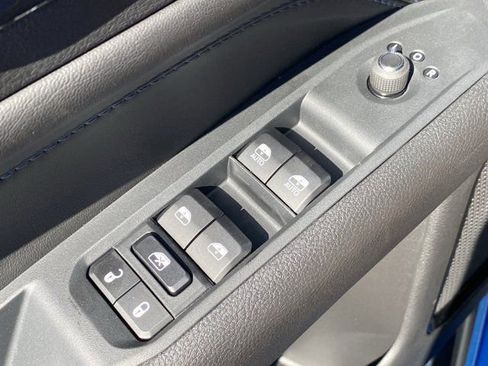 New 2025 Jeep Compass Latitude w/ Sun & Sound Group image 21