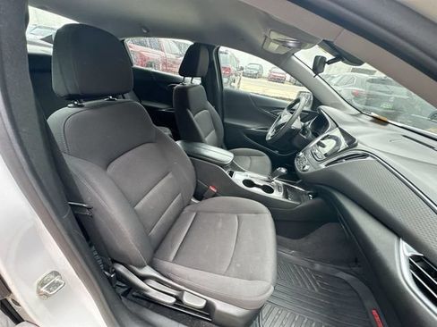 Used 2020 Chevrolet Malibu LT FWD image 30