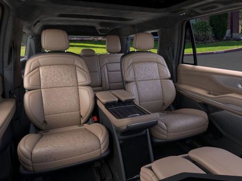 New 2026 Lincoln Navigator L Black Label AWD/4WD image 11