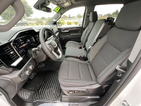New 2026 GMC Sierra 1500 SLE w/ Preferred Package image 15