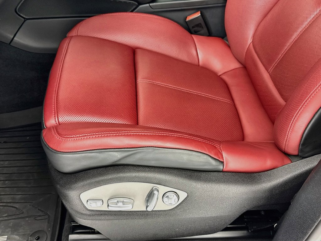 Certified 2026 Porsche Macan S AWD/4WD image 13