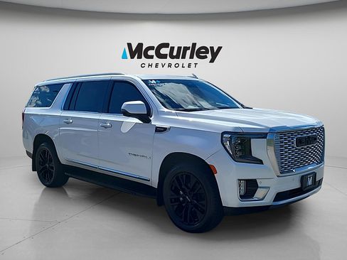 Used 2023 GMC Yukon XL Denali w/ LPO, Floor Liner Package AWD/4WD image 1