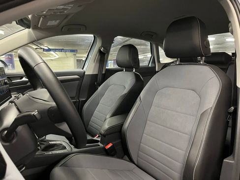 New 2025 Volkswagen Jetta SE image 18