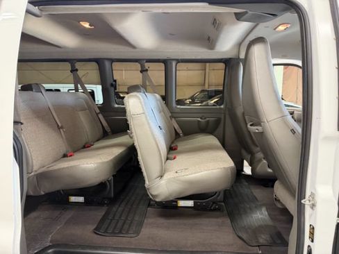 Used 2025 GMC Savana 3500 LT w/ LT Preferred Equipment Group RWD image 22