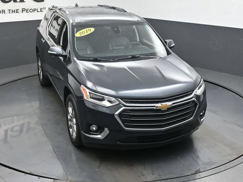Used 2019 Chevrolet Traverse Premier w/ Driver Confidence II Package FWD image 43