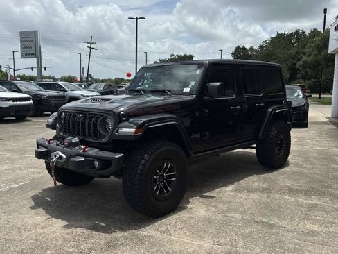 Used 2026 Jeep Wrangler Unlimited Rubicon AWD/4WD image 3