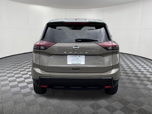 Used 2025 Nissan Rogue SV AWD/4WD image 5