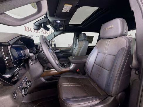 Used 2024 Chevrolet Silverado 2500 High Country w/ High Country Premium Package AWD/4WD image 25