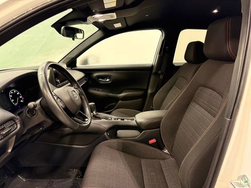Used 2023 Honda HR-V Sport image 12
