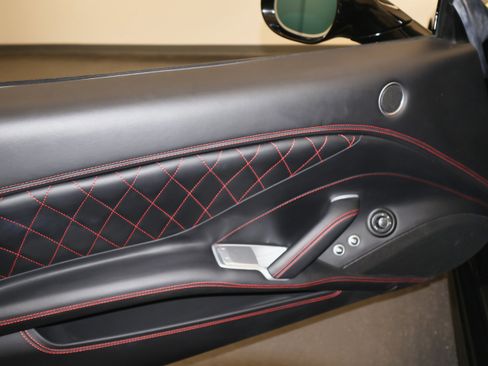 Used 2017 Ferrari California T image 23